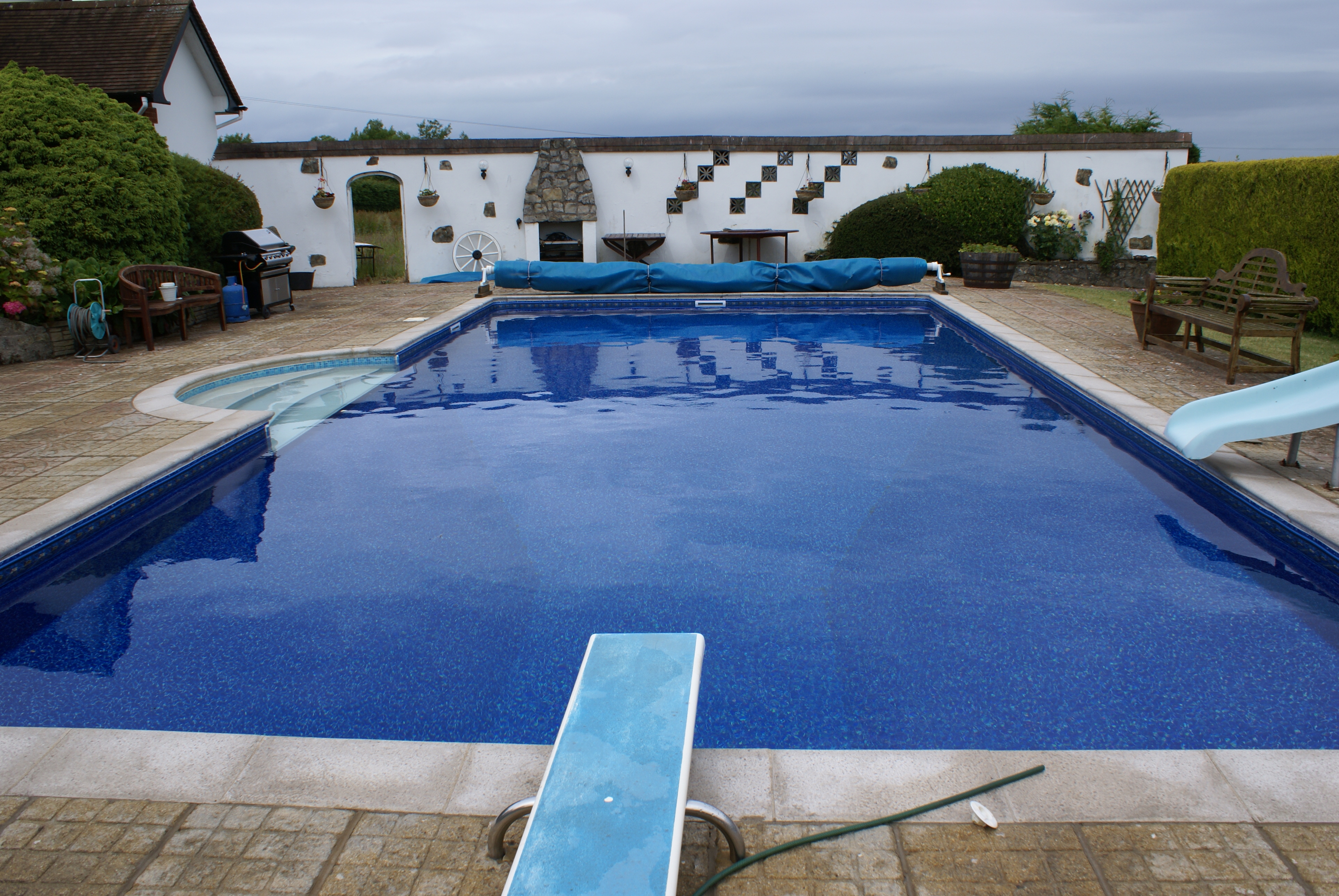 Telescopic-Enclosure-Liner-Wales 2.JPG