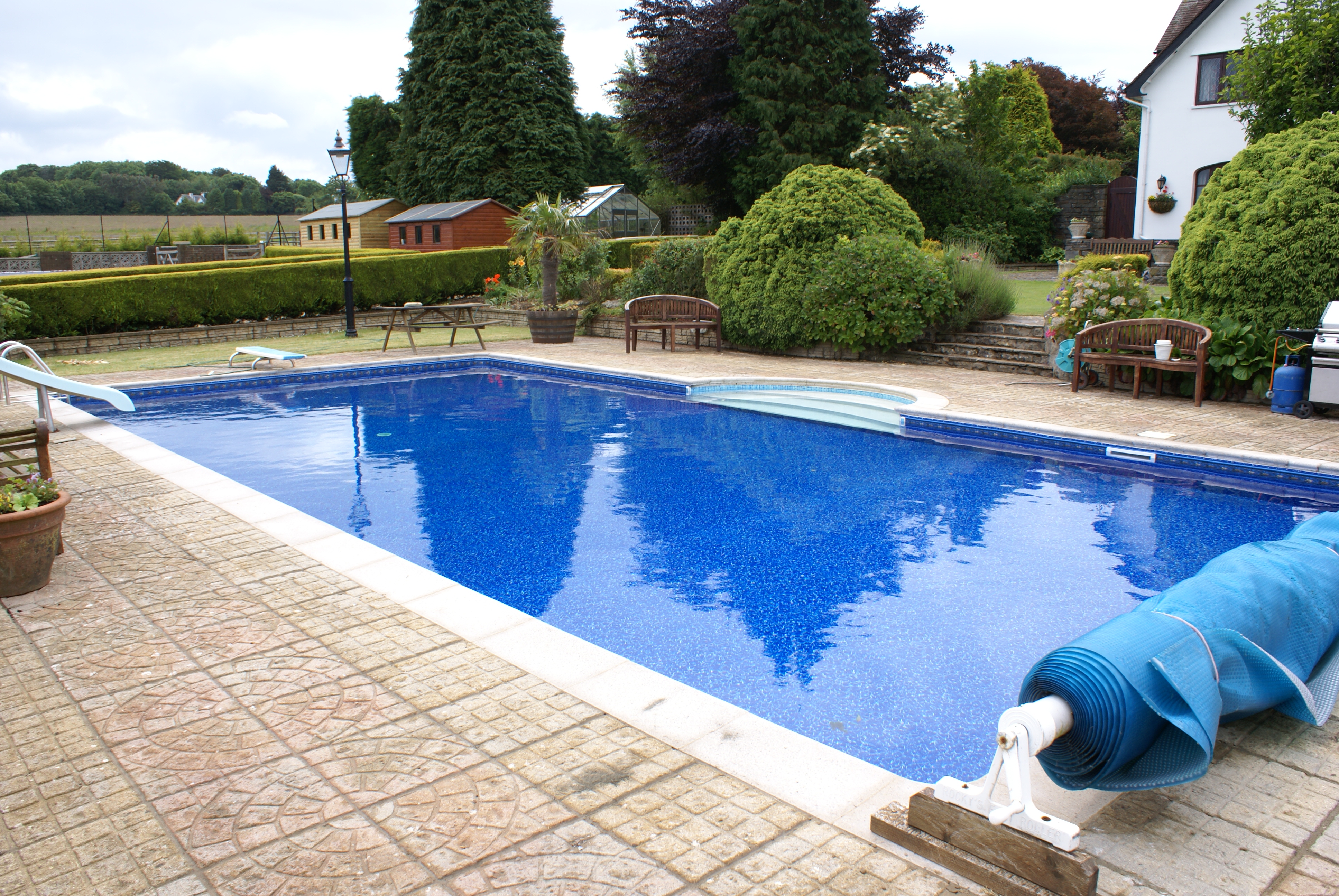 Telescopic-Enclosure-Liner-Wales 1.JPG