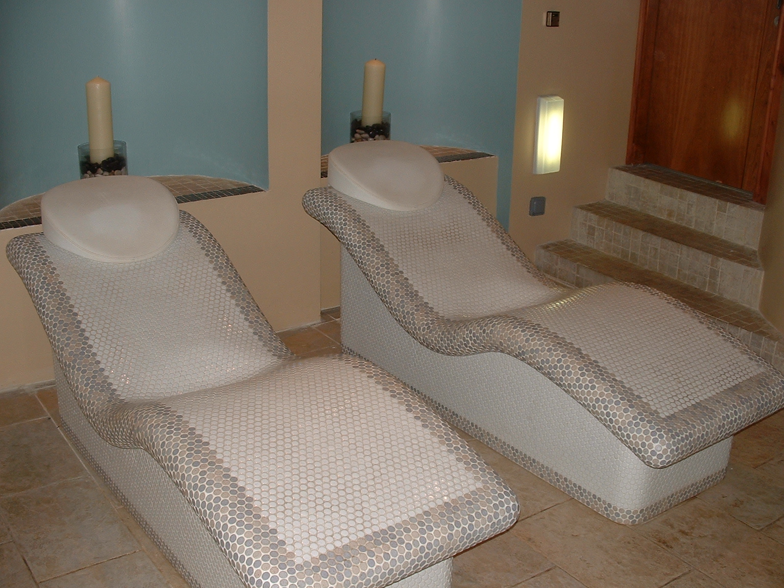 Commercial-spa-steam-rooom-heated-loungers-curved-showers-hottubs-marquis 4.JPG