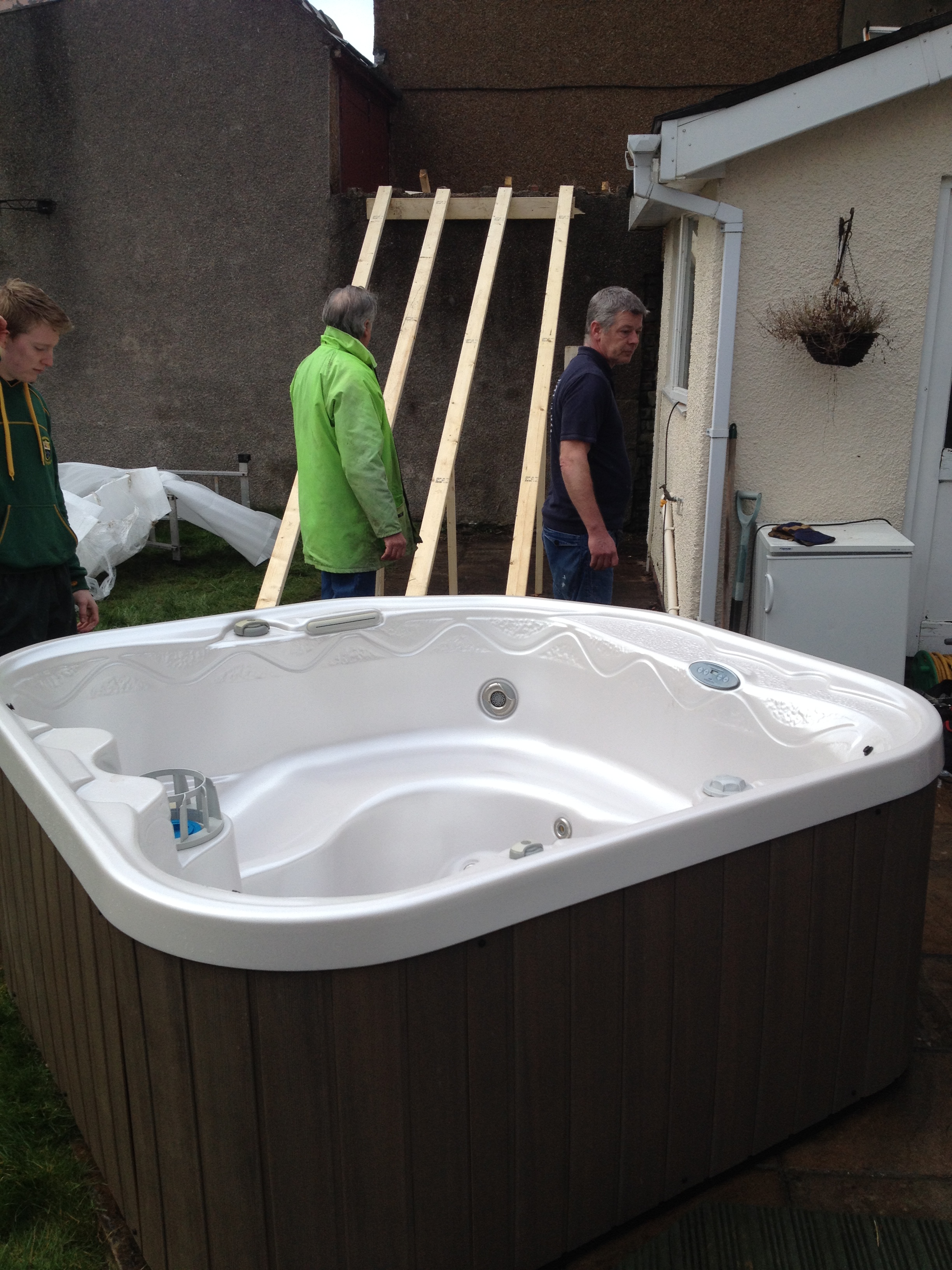 Marquis-Spa-Mirage-Bridgend-Hottub 4.jpg