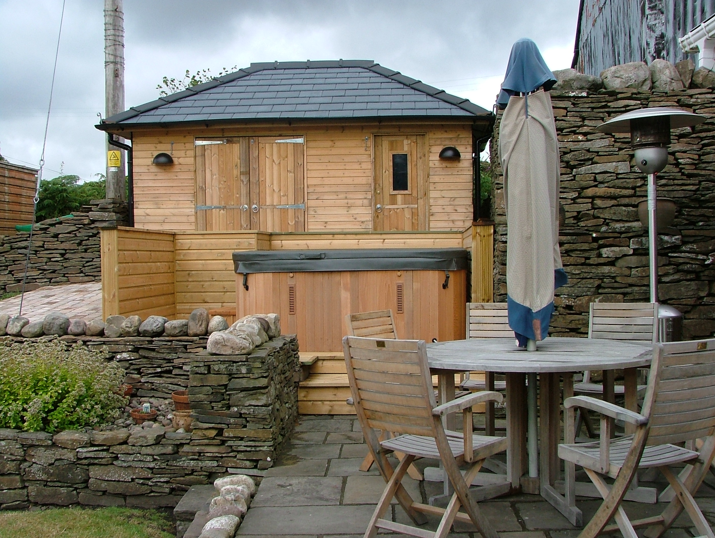 Marquis-Spa-Hottub-Pontdawe (2).JPG