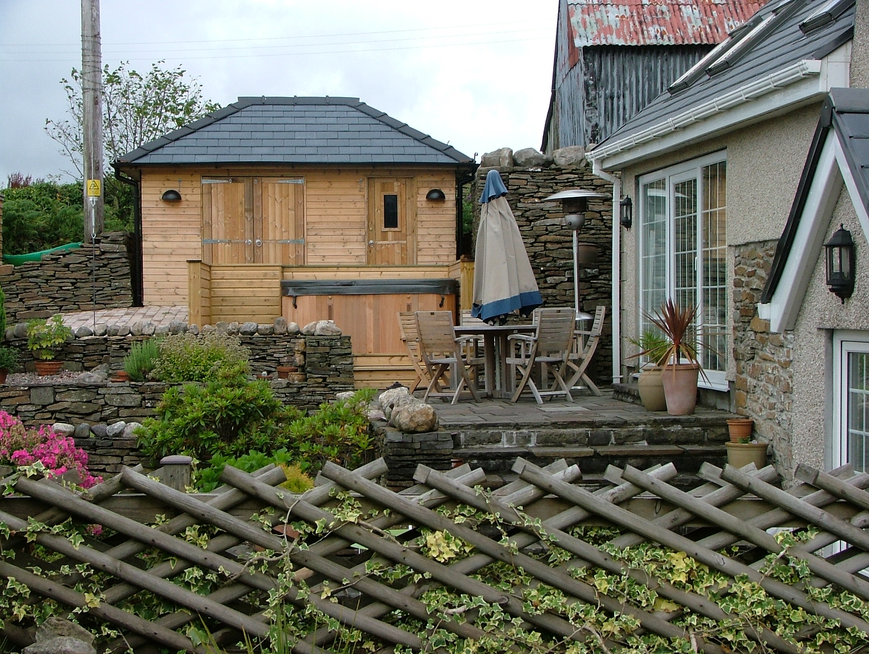 Marquis-Spa-Hottub-Pontdawe (1).JPG