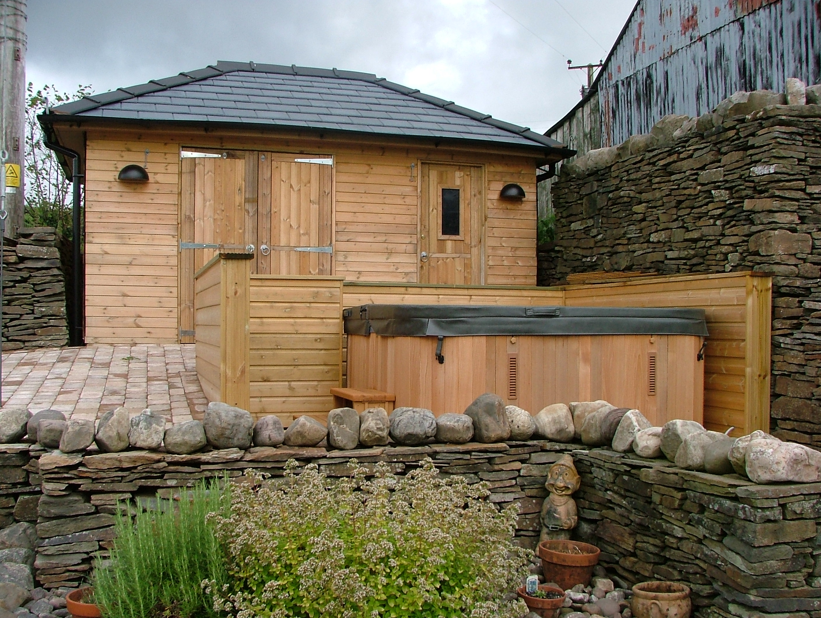 Marquis-Spa-Hottub-Pontdawe (3).JPG