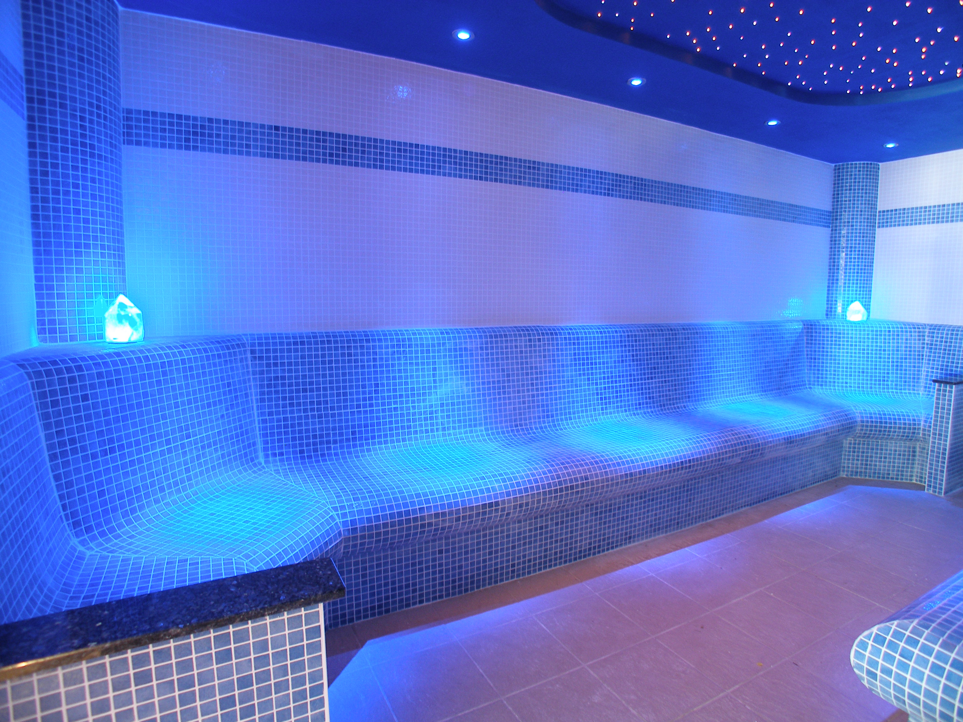 Steam-room-tiled-commercial-bespoke (6).jpg