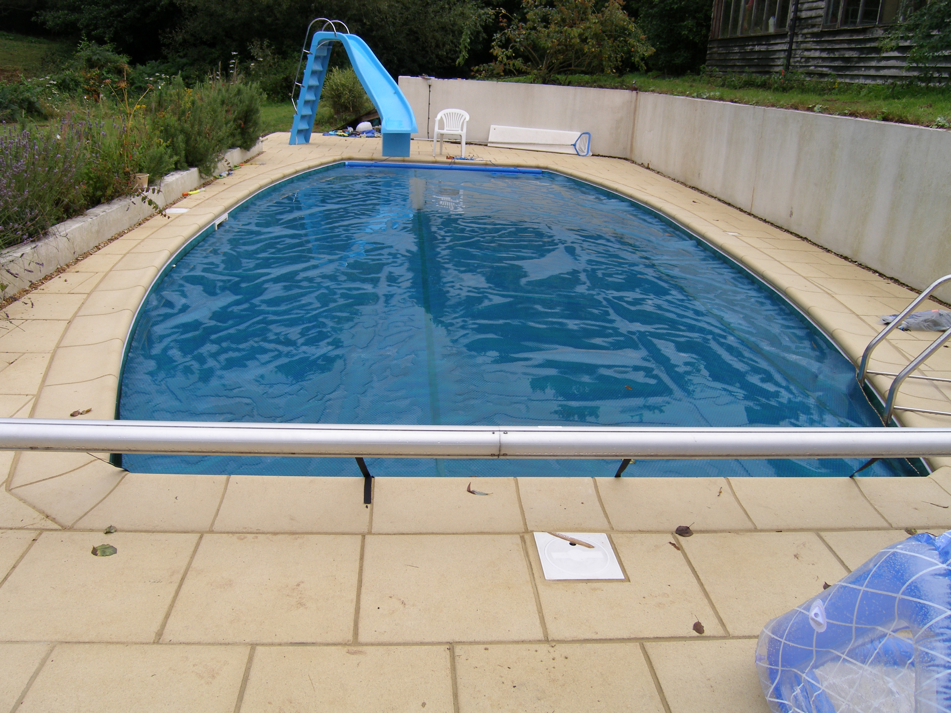 Pool-refurbishment-usk-valley-liner-slide-roller.JPG