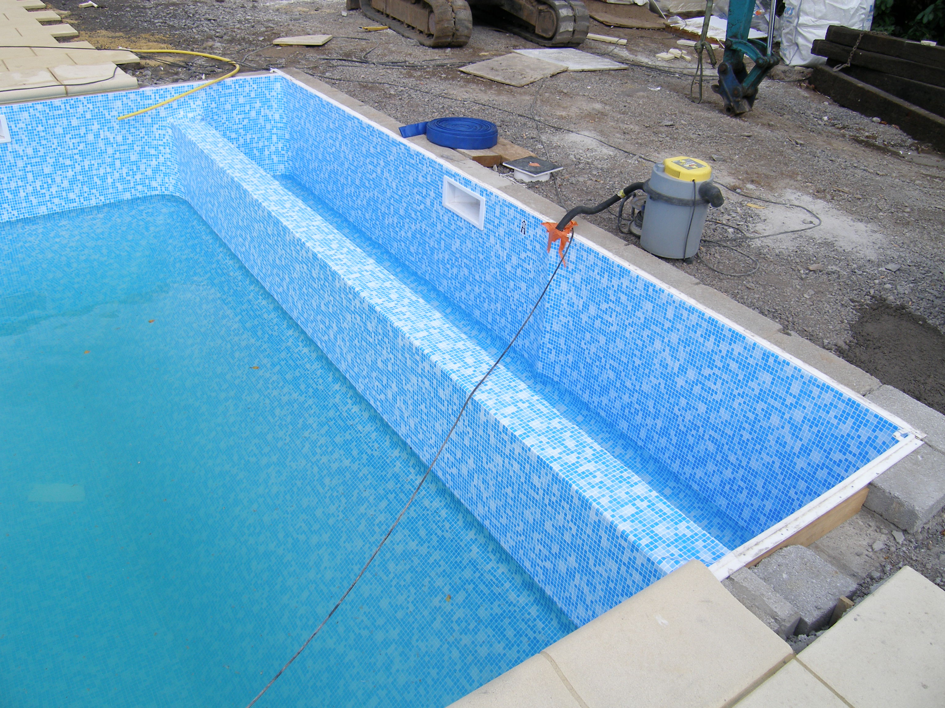 Liner-pool-Peterston-Vale-Glamorgan-automatic-cover (5).JPG