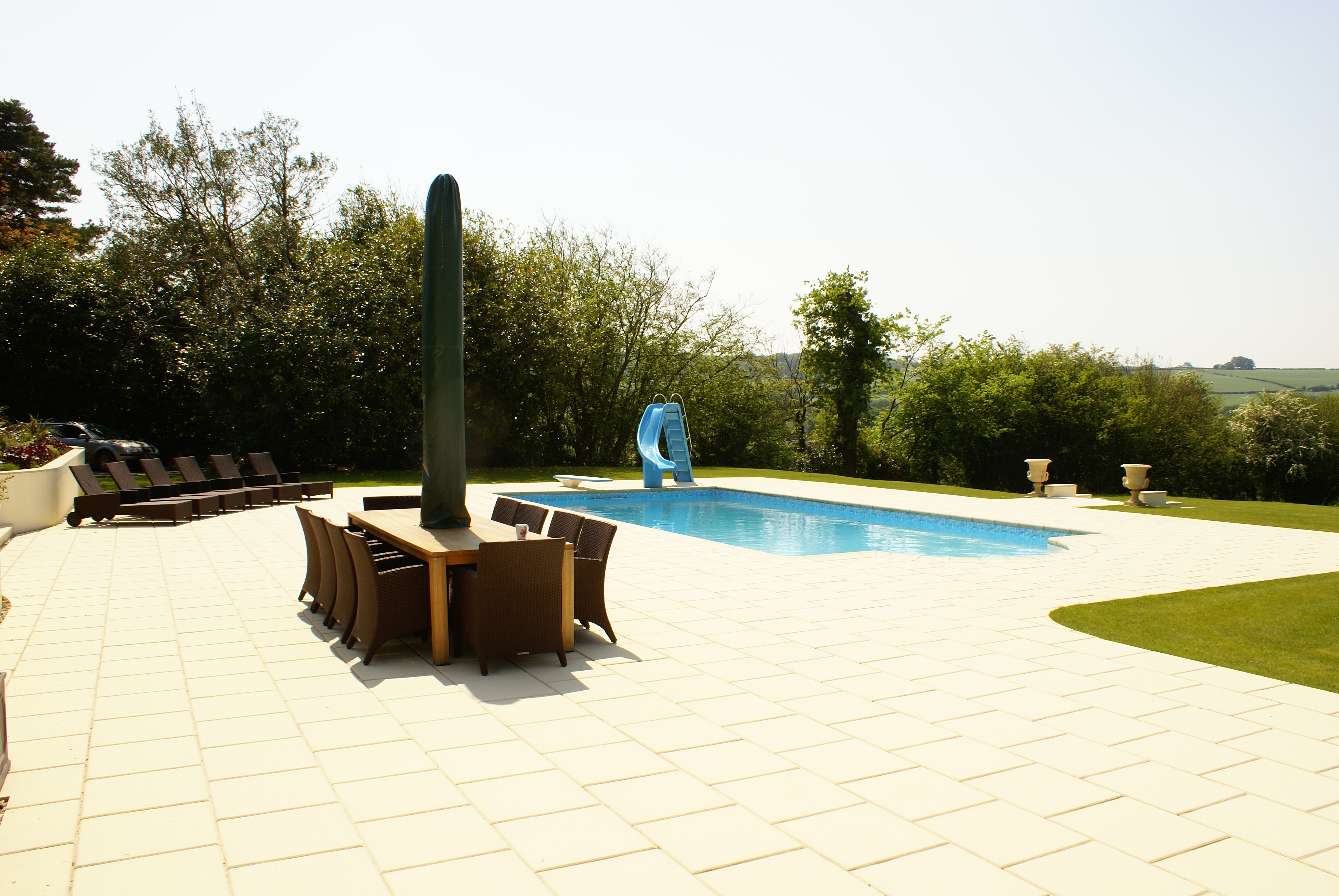 Liner-pool-Peterston-Vale-Glamorgan-automatic-cover (3).JPG