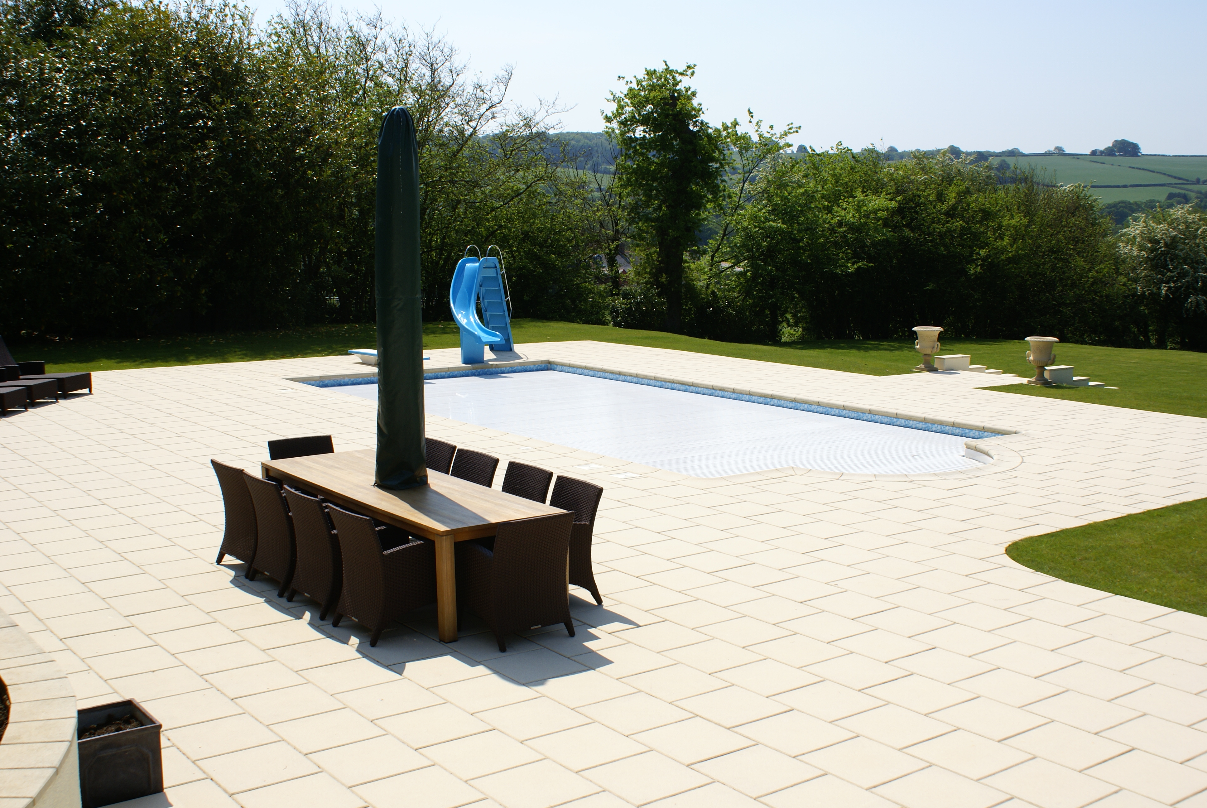 Liner-pool-Peterston-Vale-Glamorgan-automatic-cover (6).JPG