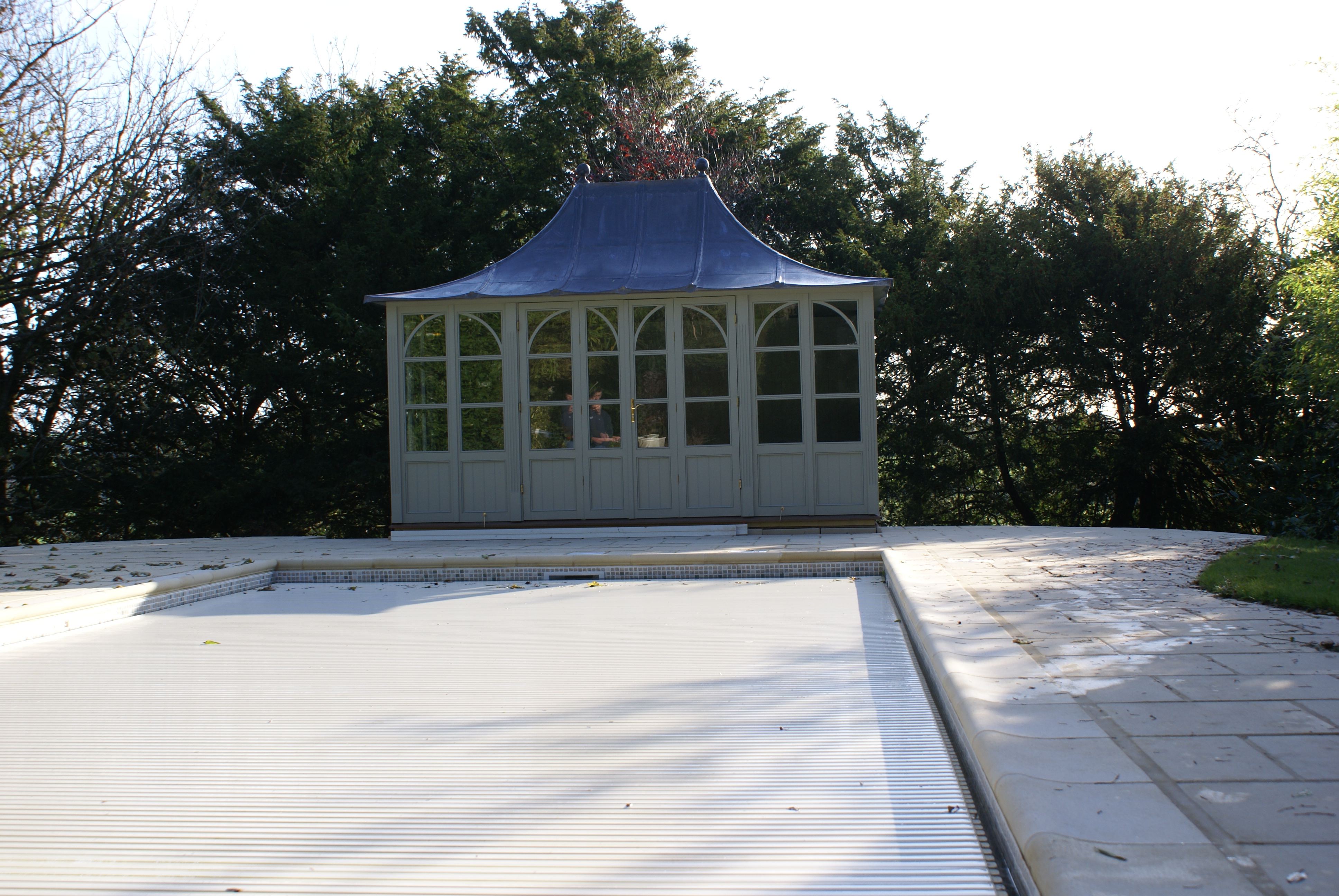 Outdoor-pools-liner-tiled-auromatic-slatted-safety-covers (5).JPG