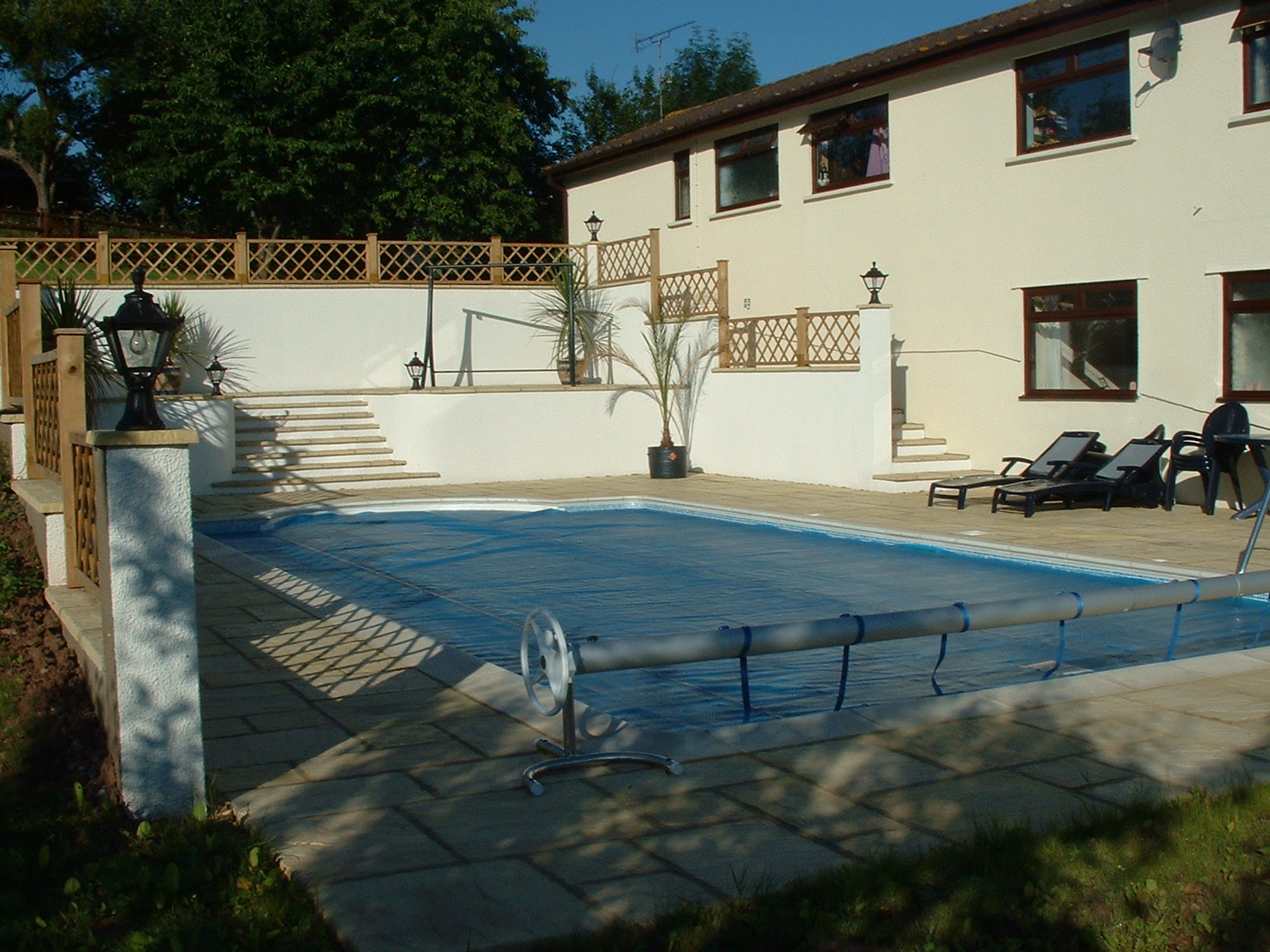 Outdoor-pools-liner-tiled-auromatic-slatted-safety-covers (11).JPG