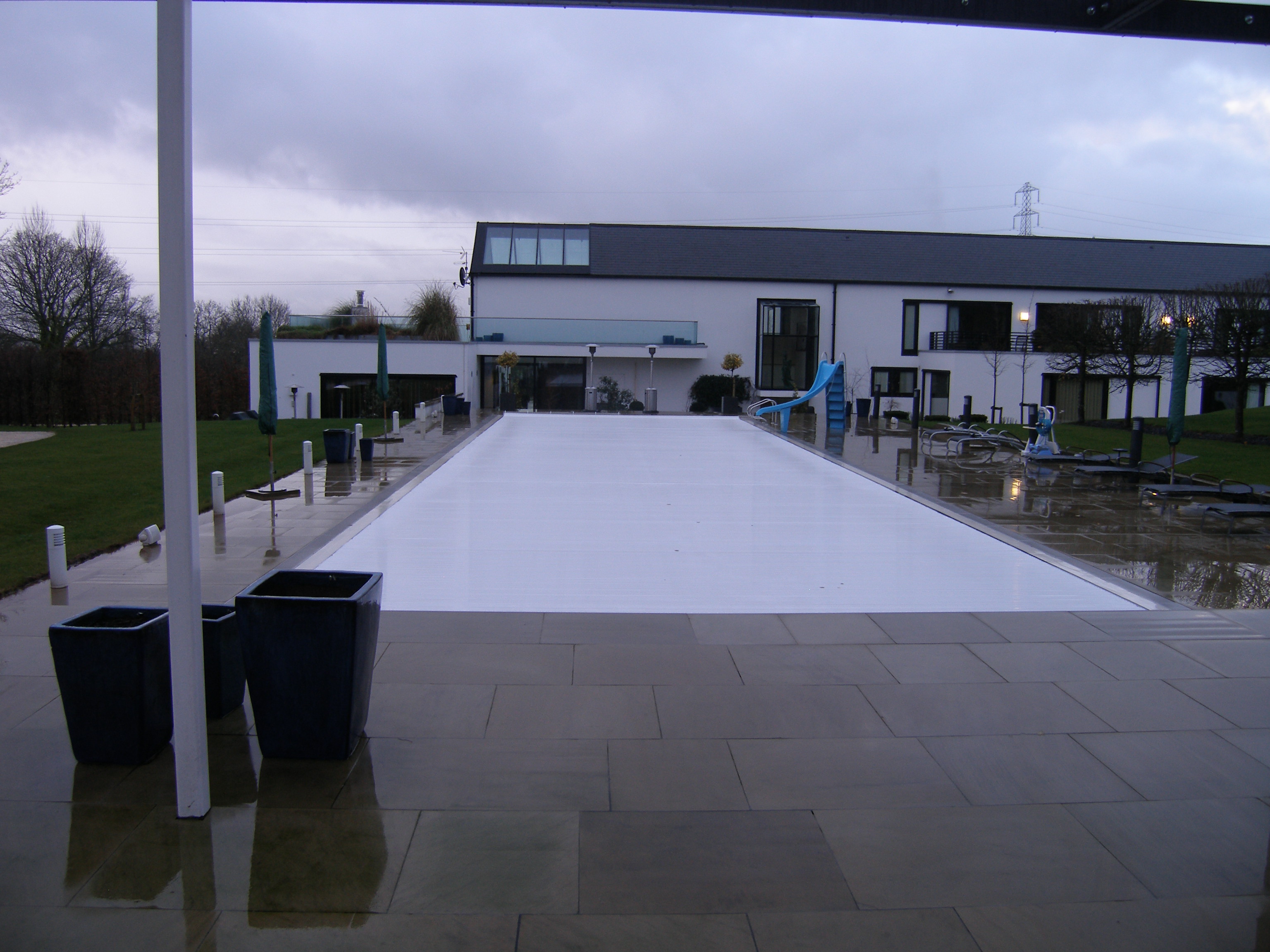 Outdoor-pools-liner-tiled-auromatic-slatted-safety-covers (18).JPG