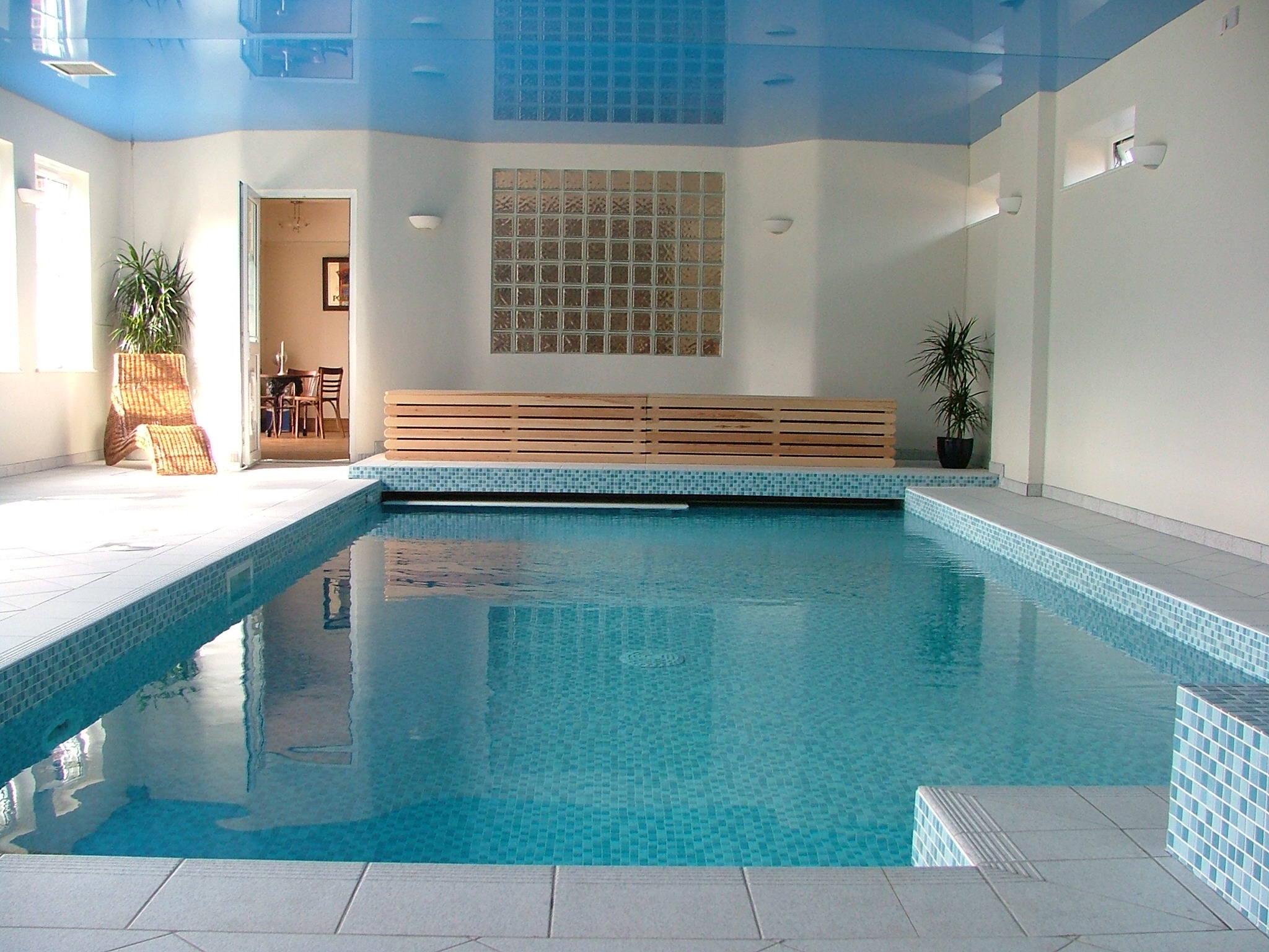 Indoor-tiled-pool-roldeck-badu-marquis-spa-sauna-tylo (3).JPG