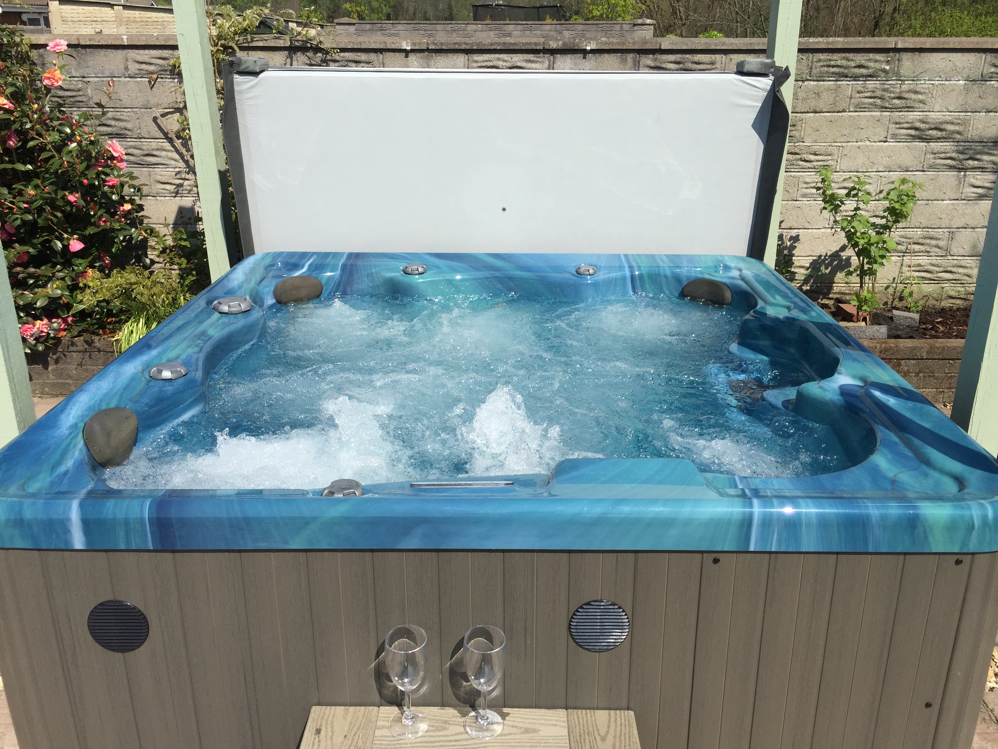 Marquis-Celebrity-Hollywood-Pacific-Rim-Hydrotherapy-Baglan (1).JPG