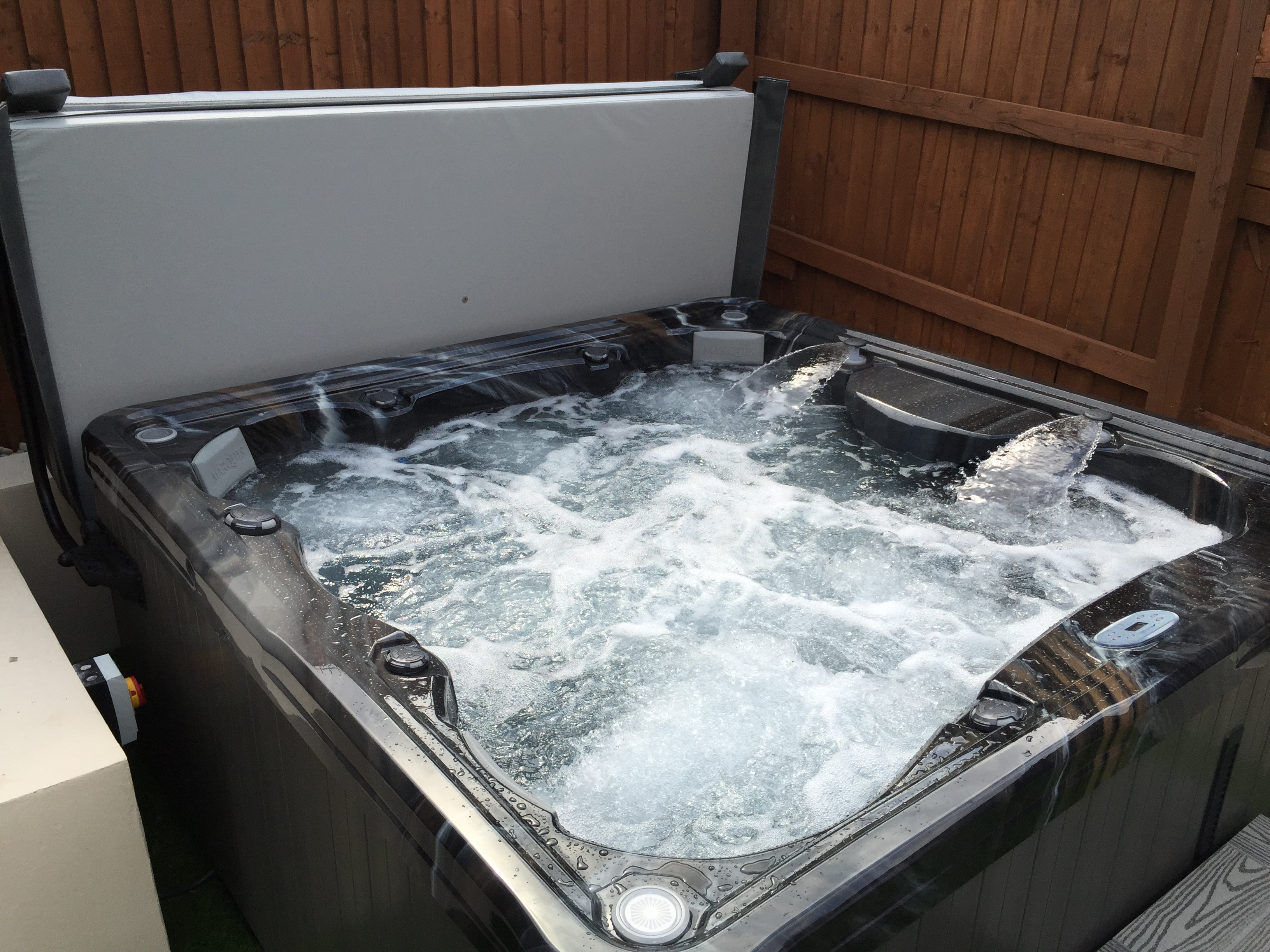 Marquis-eseries-545-hottub-spa-hot-tub-llantrisant-miskin-hiab (13).JPG