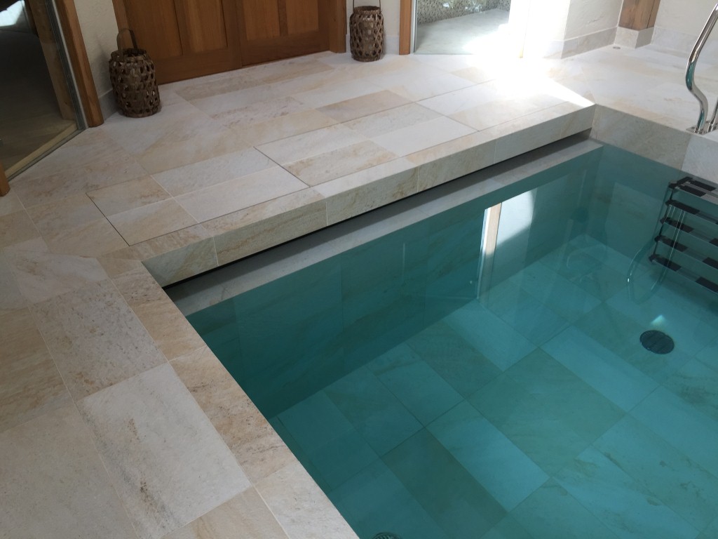 Indoor-pool-Swansea-Wales-Cardiff-automatic-cover-fountain-ledlights-sauna-steam-room-calorex-variheat (21).JPG