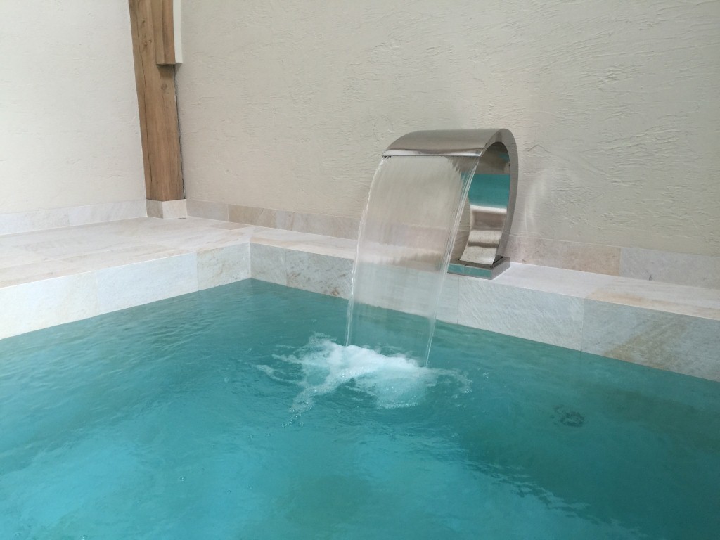 Indoor-pool-Swansea-Wales-Cardiff-automatic-cover-fountain-ledlights-sauna-steam-room-calorex-variheat (2).JPG