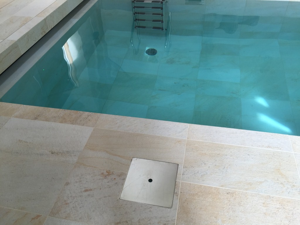 Indoor-pool-Swansea-Wales-Cardiff-automatic-cover-fountain-ledlights-sauna-steam-room-calorex-variheat (15).JPG