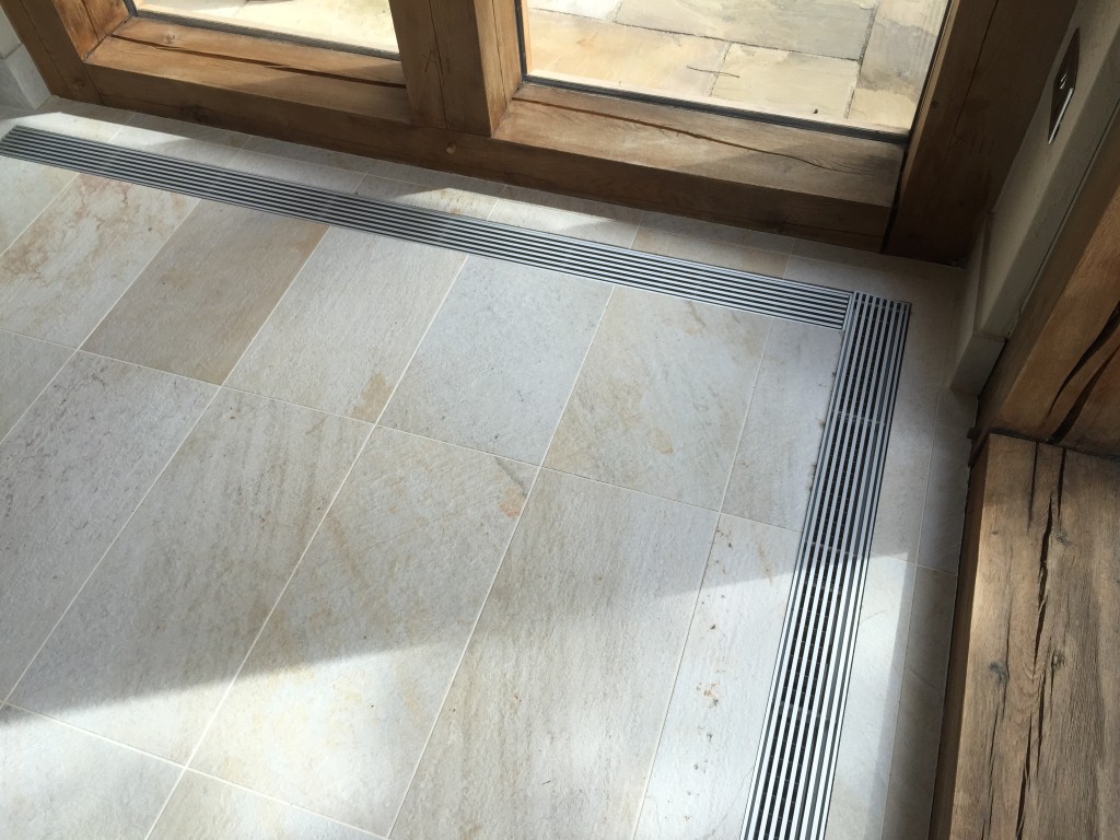 Indoor-pool-Swansea-Wales-Cardiff-automatic-cover-fountain-ledlights-sauna-steam-room-calorex-variheat (14).JPG